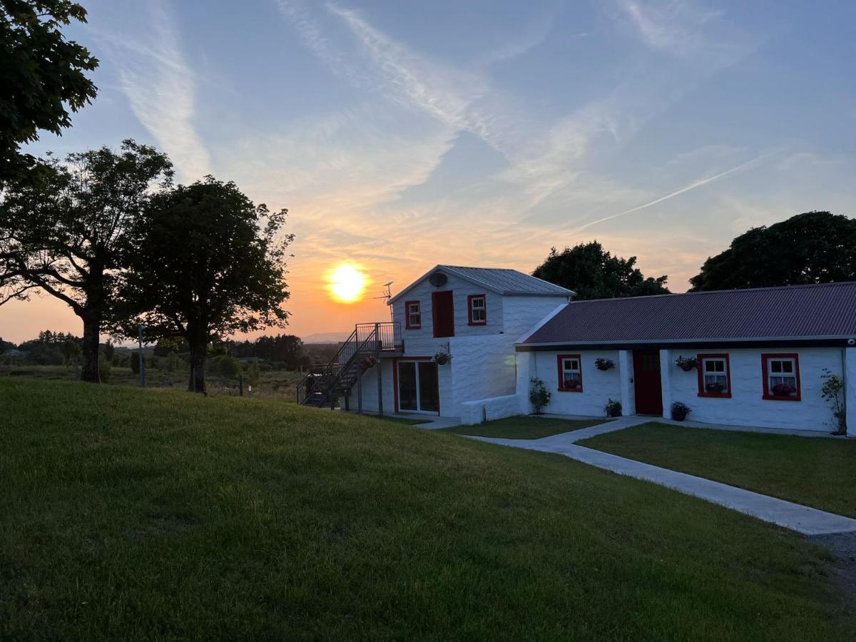 Tiernan'S Luxury Cottages Charlestown Exterior photo