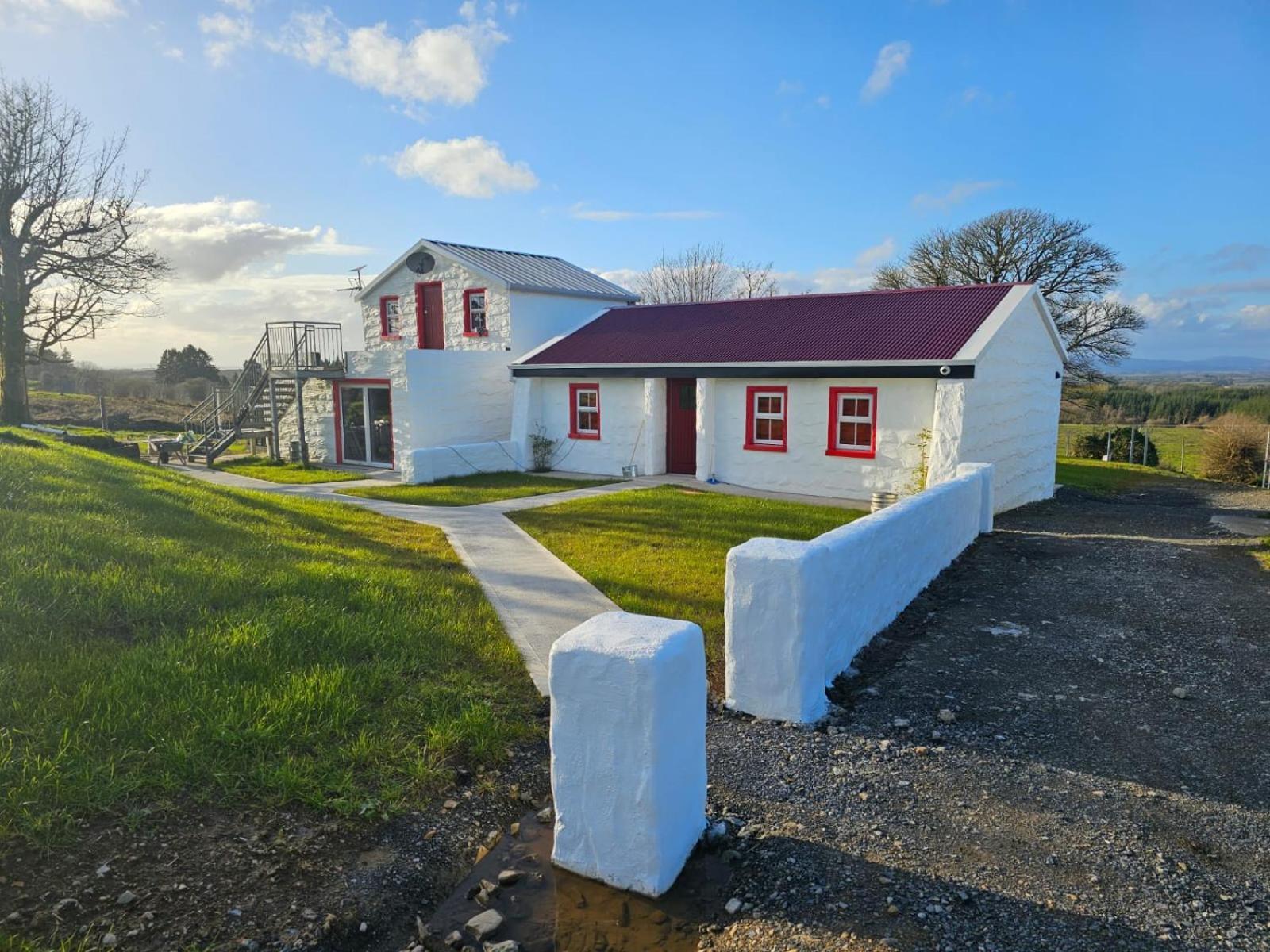 Tiernan'S Luxury Cottages Charlestown Room photo